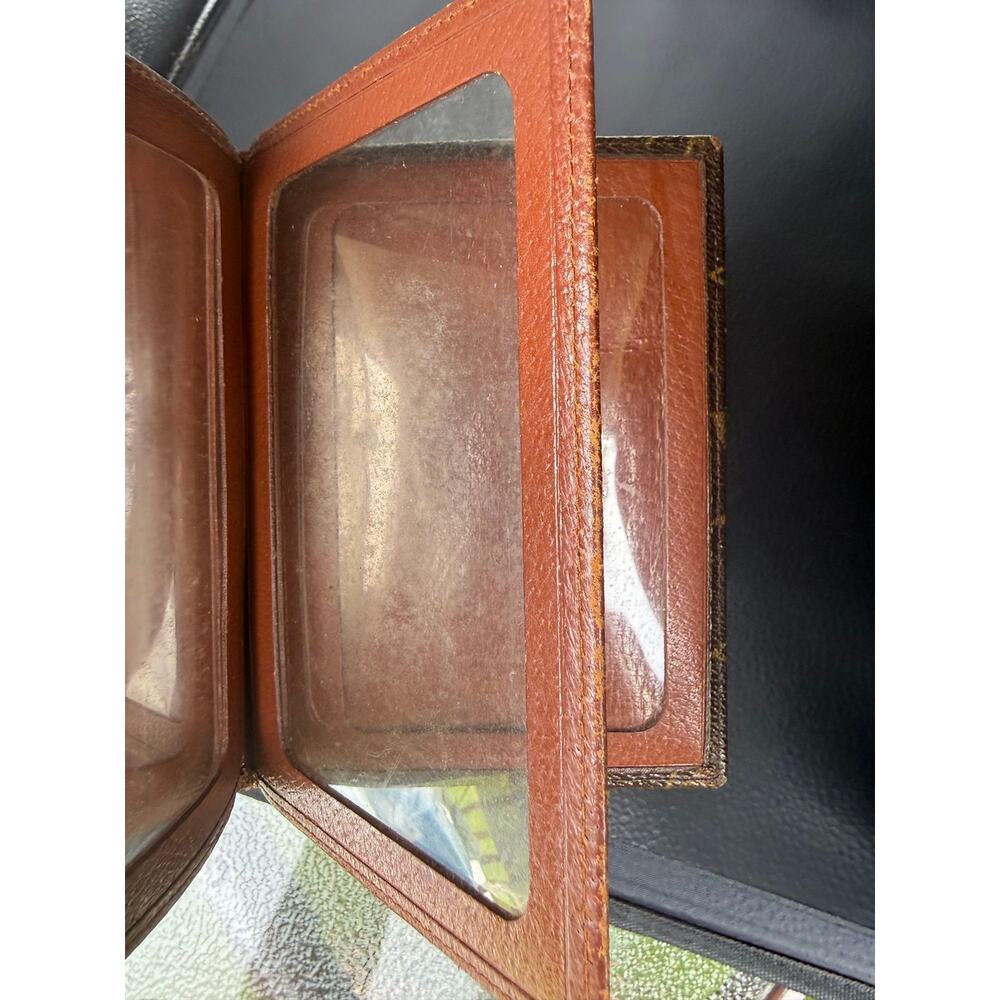 Louis Vuitton vintage passport holder - Picture 6 of 12